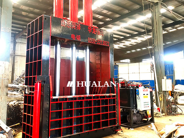 China Vertical Baler Small Heavy duty Garbage Press machine
